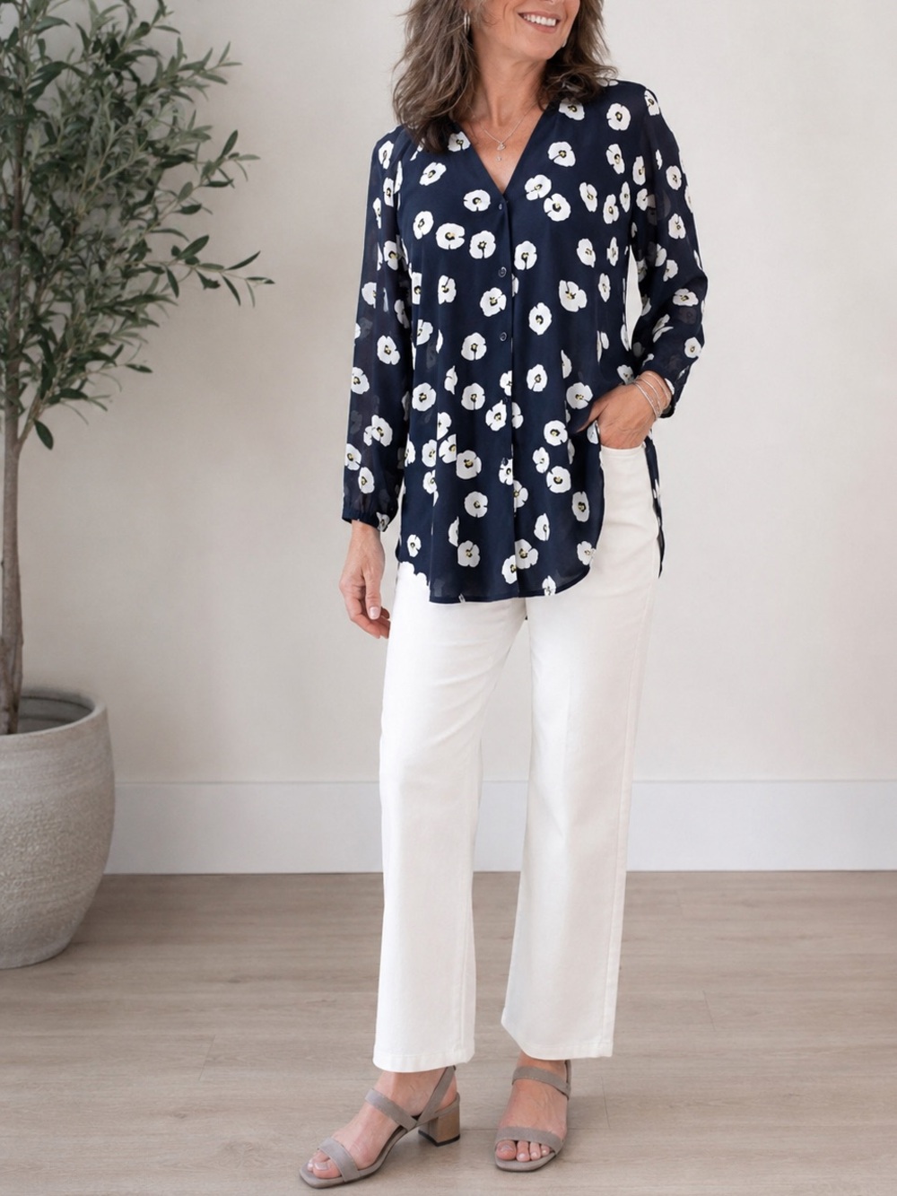 NEW CAbi 5705 Navy Floral Poppy Button-Down Blouse Shirt Sz M